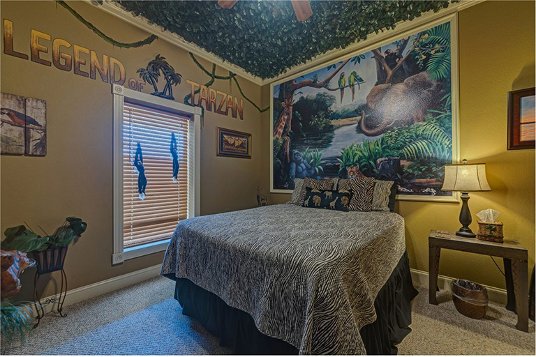 Tarzan rainforest bedroom near Disney World and Orlando, Florida