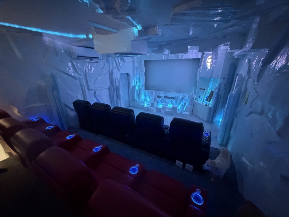 vacation home near Orlando and Disney with movie theater and arcade games